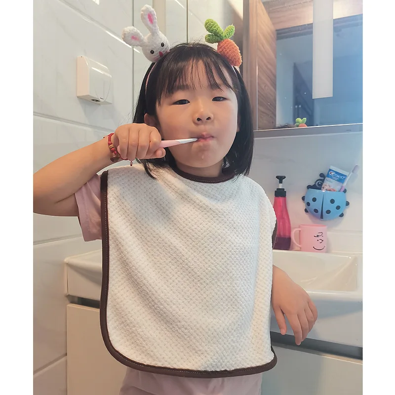 Asciugamano per saliva per bam - Baby Food Apron recensione e prezzo